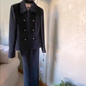 NWT Classic Navy Tahari pantsuit - size 10P